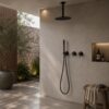 KIT-DOCCIA-SOFFITTO-LUNGO-30-NERO KIT DOCCIA SOFFITTO LUNGO 30 NERO Ambientata 1 100x100