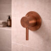 MISCELATORE MURO LEVANTE TERMOSTATICO ORO ROSA Ambientata 1 100x100